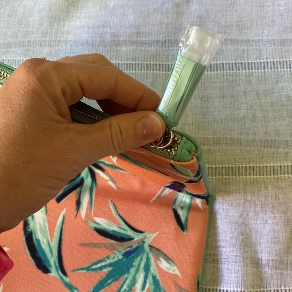 NWOT Rachel Pally tropical clutch with tassel. - Picture 7 of 11